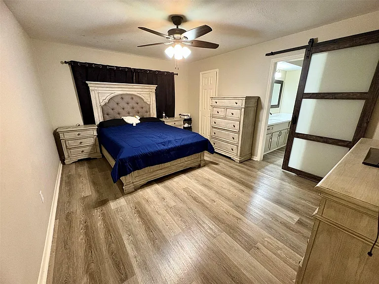 21802 Rotherham Dr — Photo 14