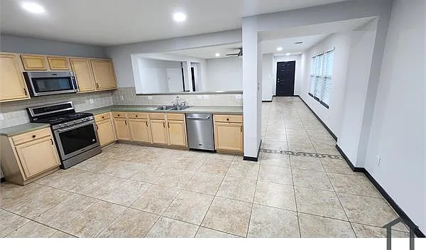 3914 Brighton Springs Ln — Photo 9