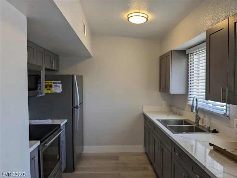 4379 Hilldale Ave — Photo 11
