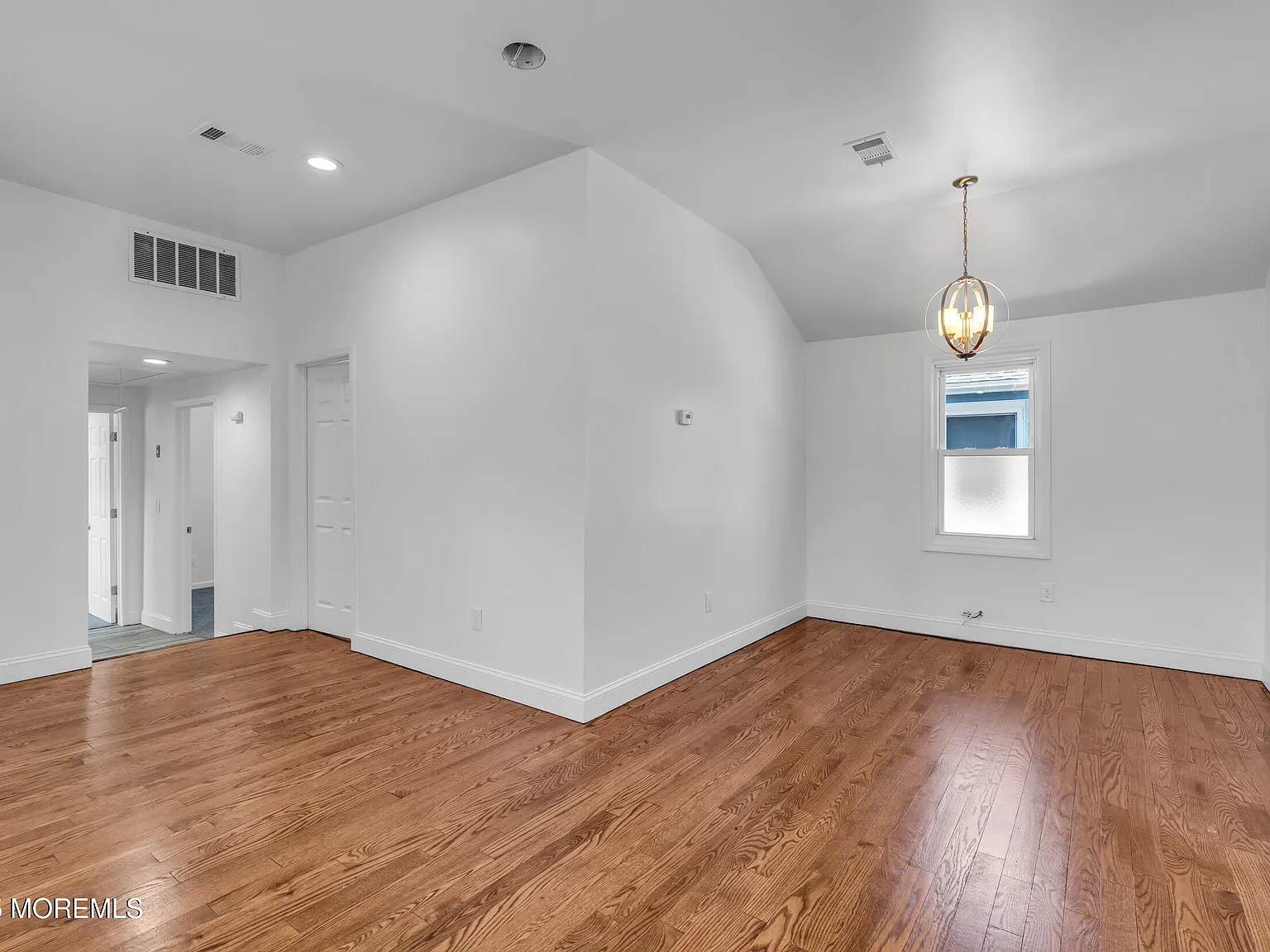 3 bed, 1100 sqft, $3,000 — Photo 4