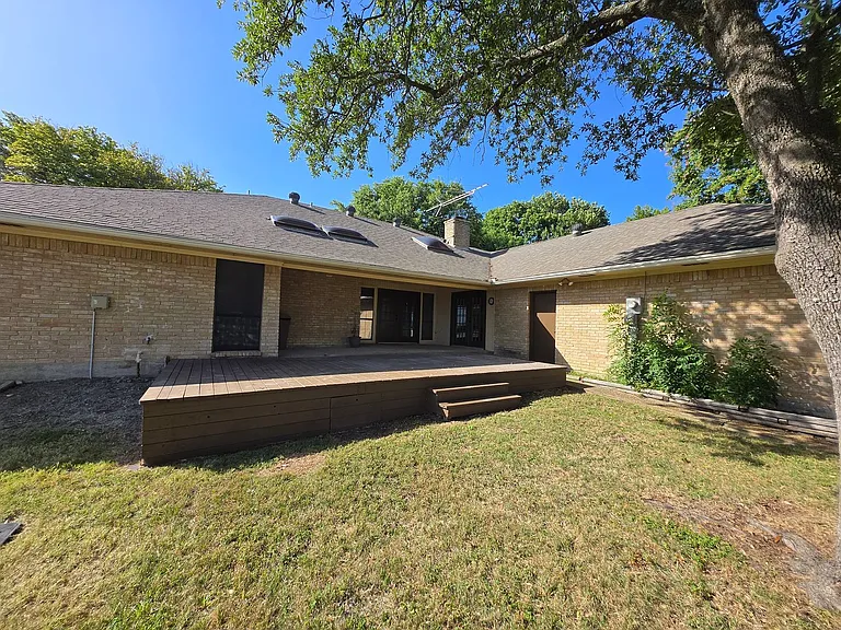 206 Alta Vista Dr — Photo 2