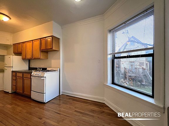 5th image of 4641 N Paulina St #211
