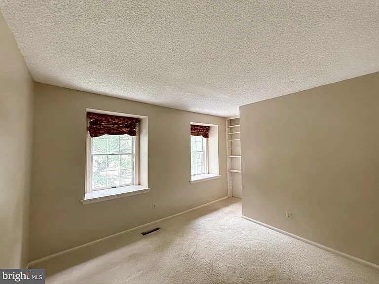 5 Hunters Ct — Photo 7
