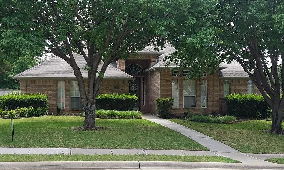 1st image of 310 Chisholm Trl