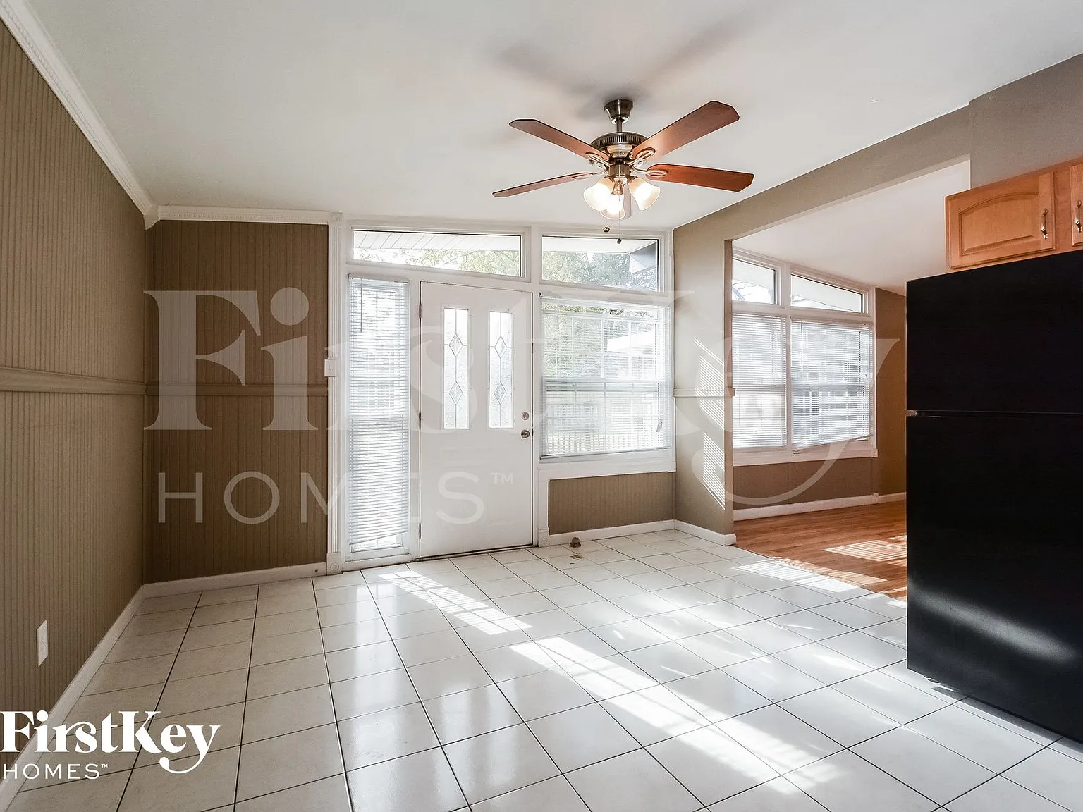 4 bed, 2.0 bath, 1980 sqft, $2,325 — Photo 4