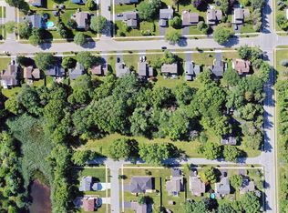 21763 N Deerpath Rd, Lake Zurich, IL 60047