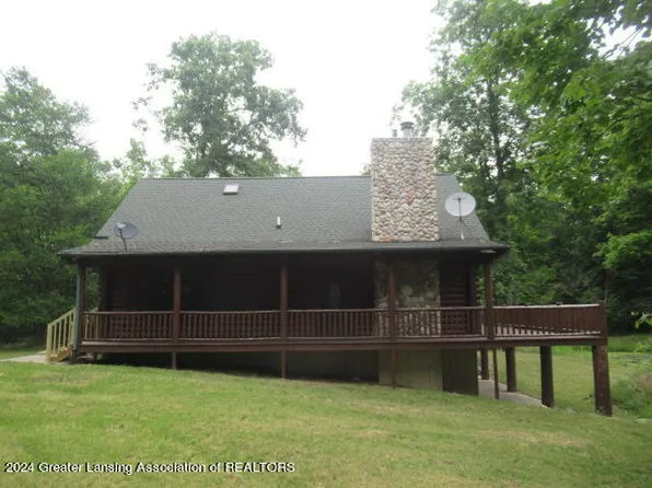 7436 Stow Rd, Fowlerville, MI 48836