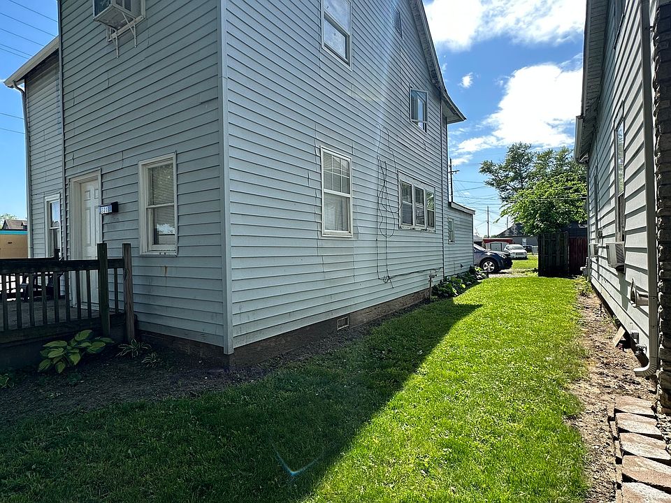 2nd image of 219-221 N Harrison St