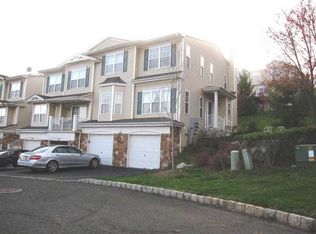 1002 Robin Ct #603, Green Brook, NJ 08812