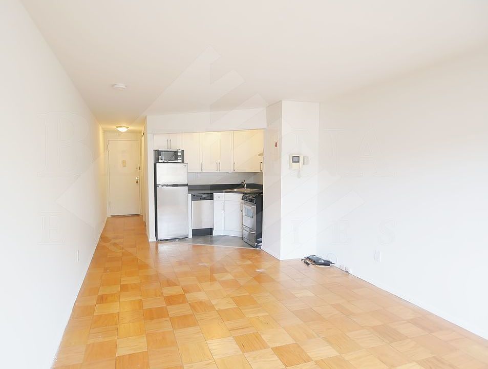 1st image of 320 E 9th St APT 601