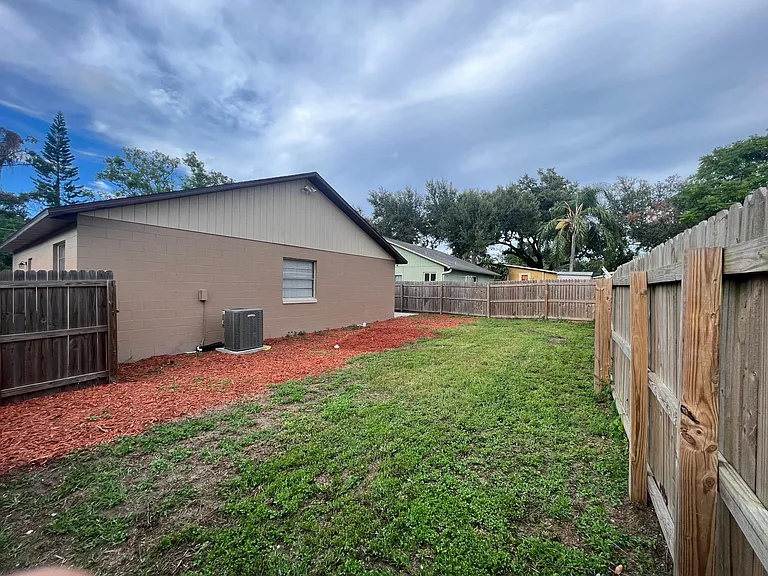 2314 E Crystal Lake Ave — Photo 28