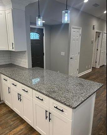 3rd image of 213 Loring Ct