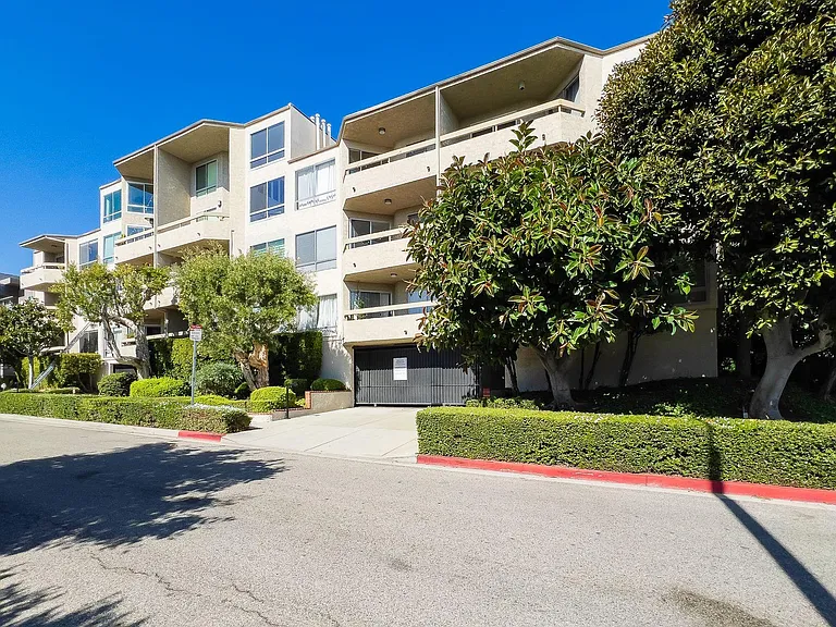 8960 Cynthia St #103 — Photo 17