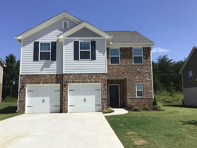 4 bed, 2.5 bath, 2353 sqft, $2,275 — Photo 1