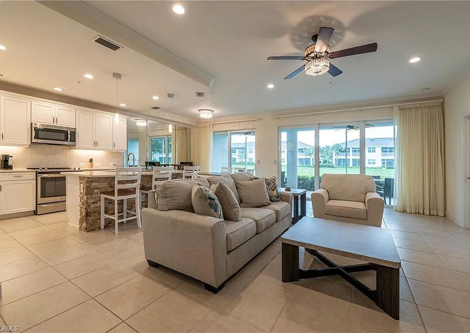 6954 Avalon Cir #702