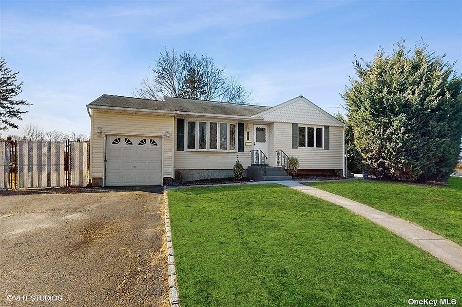 238 Farhan Ln North Babylon NY 11703 Zillow