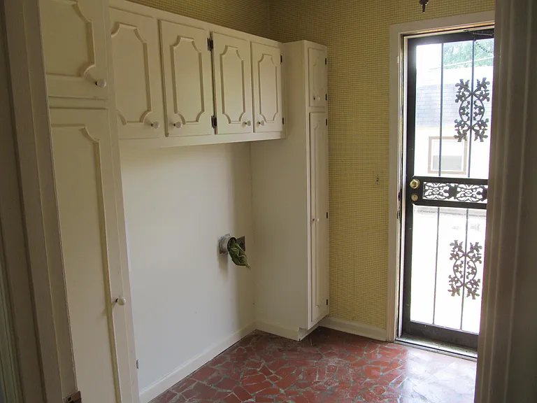 3111 Estes St — Photo 13