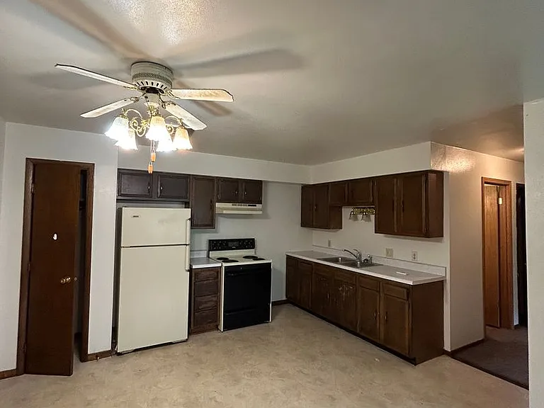 153225 Shoreland Ln — Photo 12