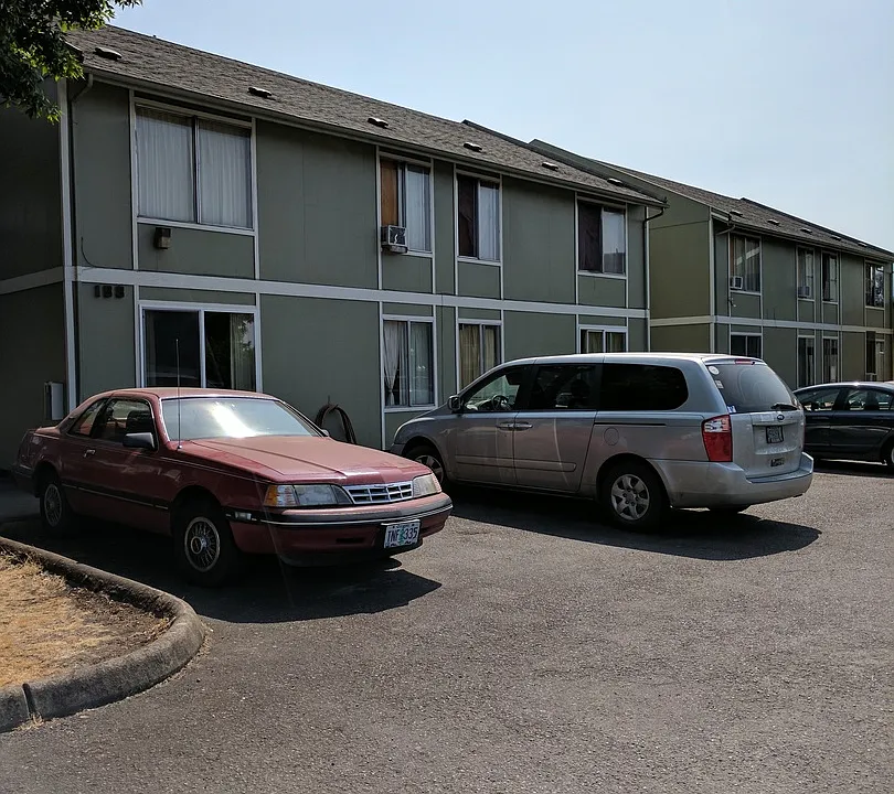 188 Pioneer Pkwy W