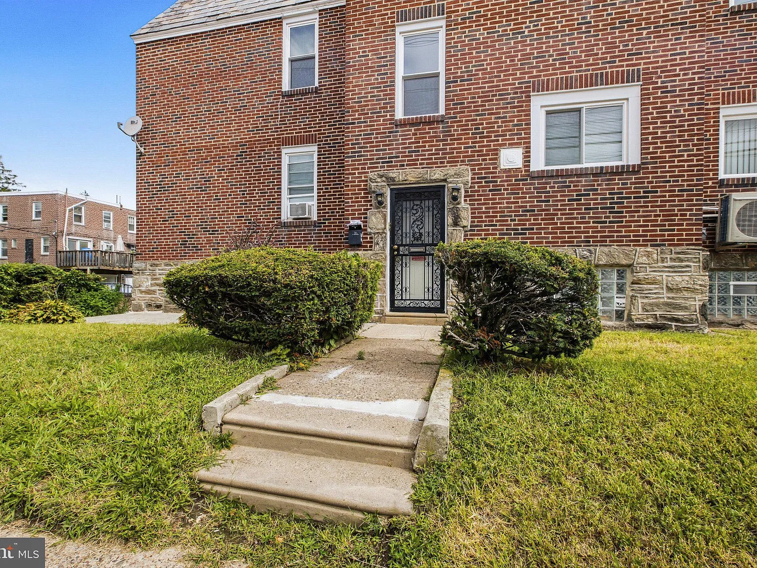 2 bed, 1.0 bath, 950 sqft, $1,600 — Photo 2