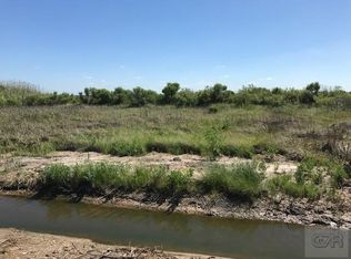 1404 Mabry St, Gilchrist, TX 77617