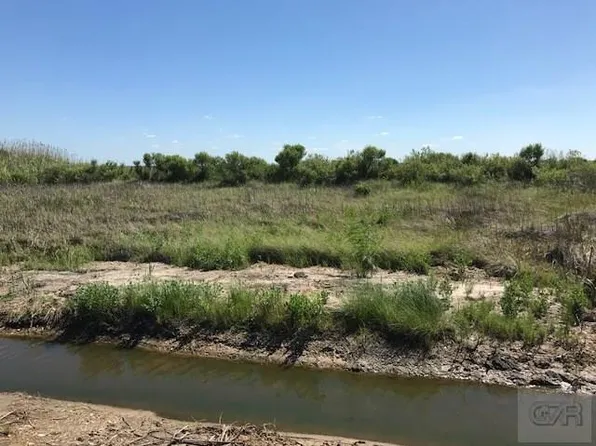 1404 Mabry St, Gilchrist, TX 77617