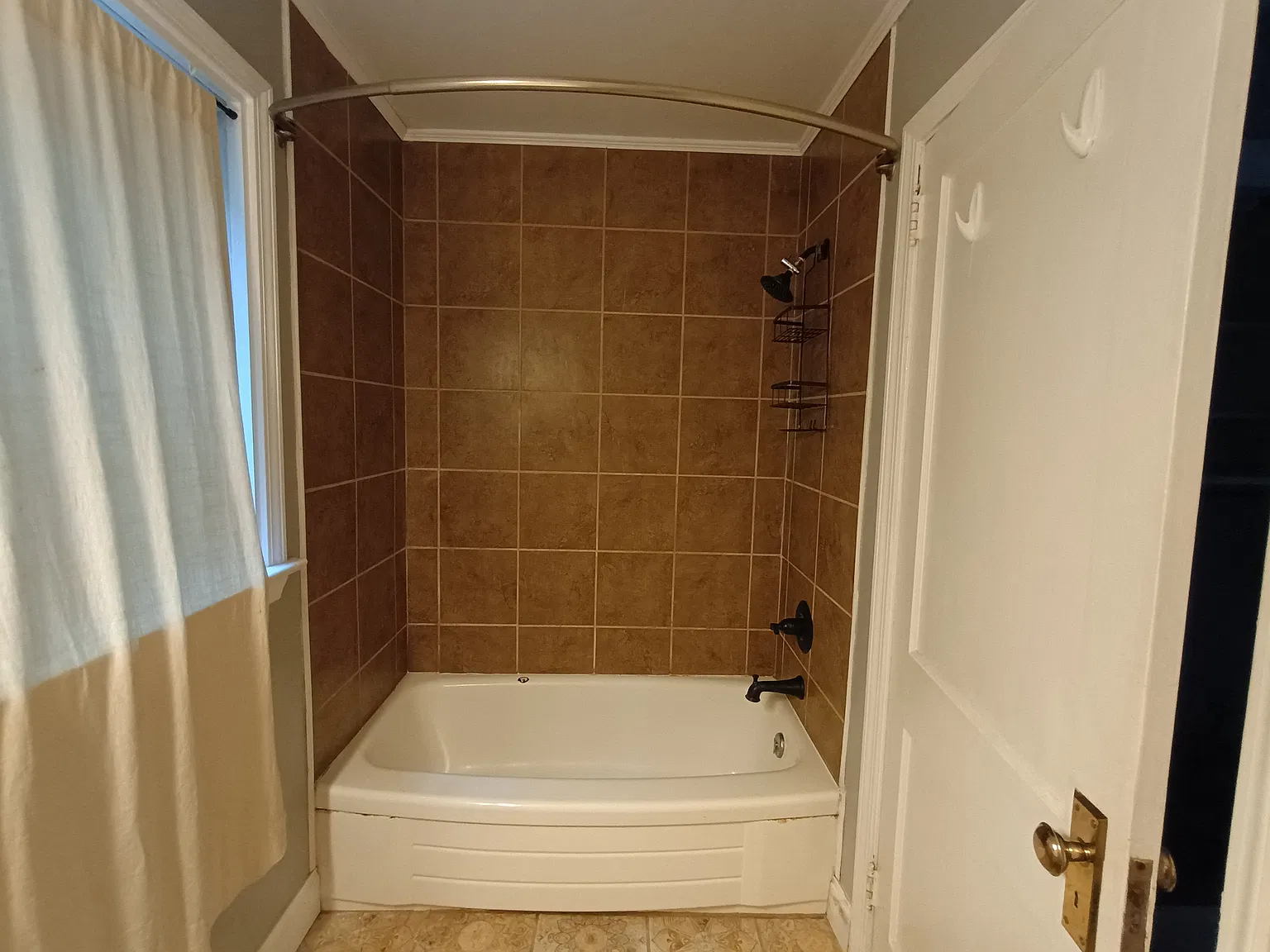 3 bed, 1386 sqft, $1,775 — Photo 4