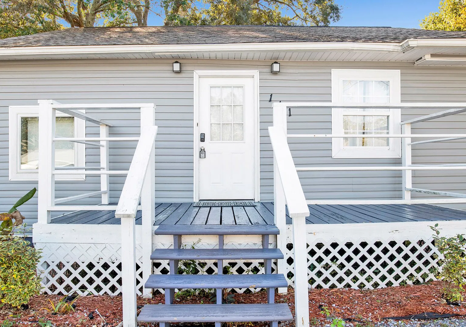 3 bed 1 bath Cottage in West Pensacola — Photo 3