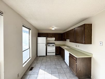5th image of 1265-1275 E Crandall Ave #1265