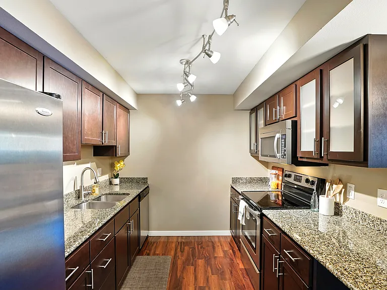 Modern Kitchens & Hardwood Floors for Comfortable Living