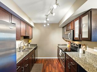 1000 Oakcrest St, Iowa City, IA 52246