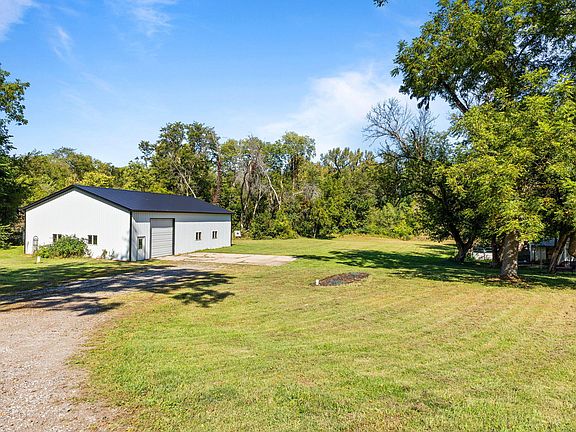 2nd image of 14848 NE White Oak Dr