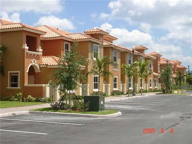 3 bed, 2.5 bath, 1396 sqft, $2,800 — Photo 1