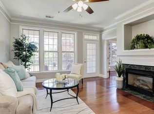 12180 Abington Hall Pl APT 202, Reston, VA 20190