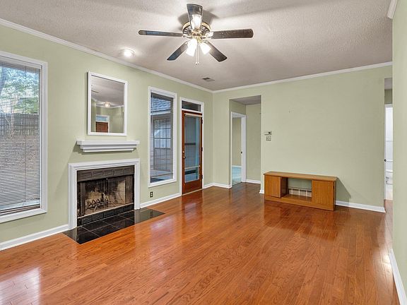 3rd image of 1164 Hunters Lake Dr