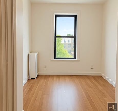 3rd image of 35-25 Crescent St #2R