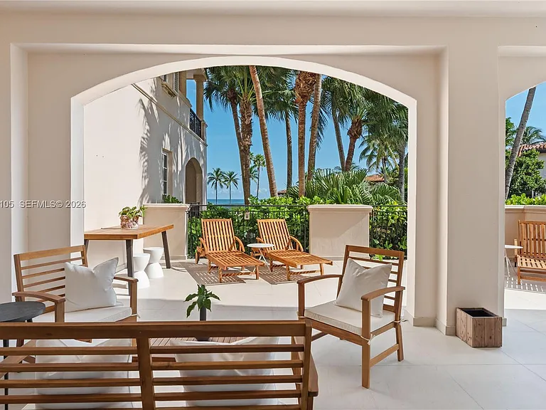 19216 Fisher Island Dr #19216 — Photo 6