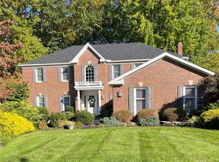 1955 Sperrys Forge Trl, Westlake, OH 44145