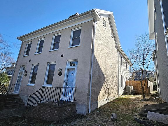 3rd image of 1181 W Washington St