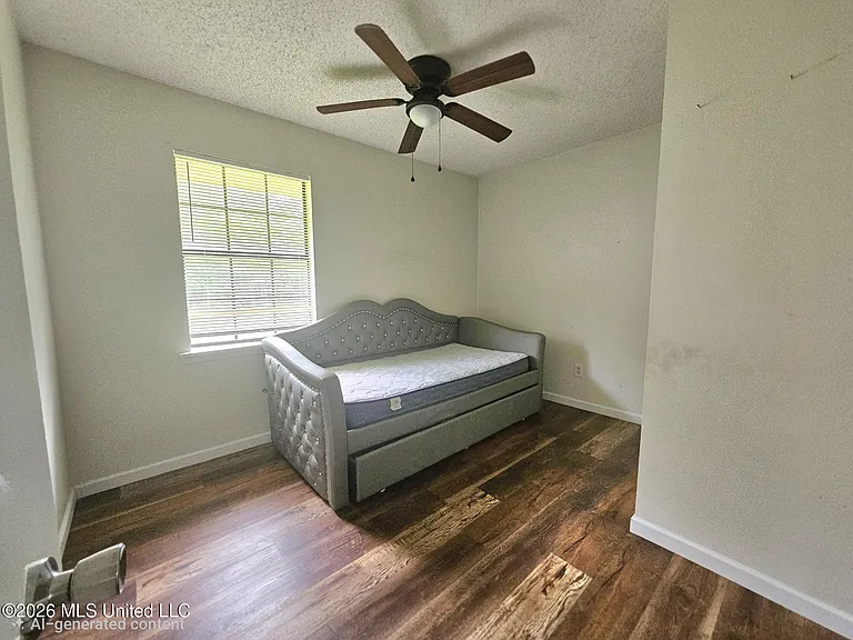 530 Easterbrook St — Photo 12