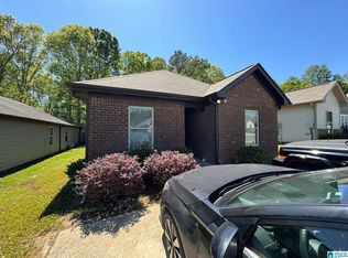 576 Kincaid Cove Ln, Odenville, AL 35120