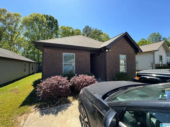 576 Kincaid Cove Ln, Odenville, AL 35120