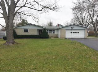 576 Meadow Ln, Zionsville, IN 46077