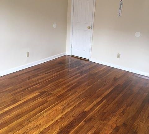 3rd image of 8825 148th St APT 4L