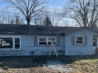 547 W Stanton Ln, Crete, IL 60417