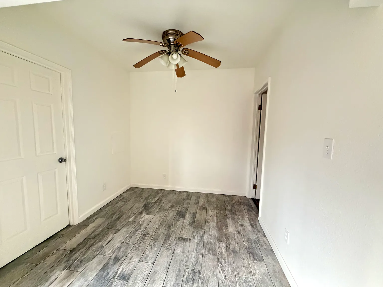 2 bed, 600 sqft, $2,300 — Photo 3