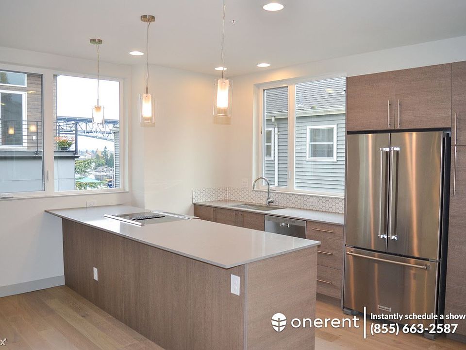 1st image of 3920 1st Ave NE #A