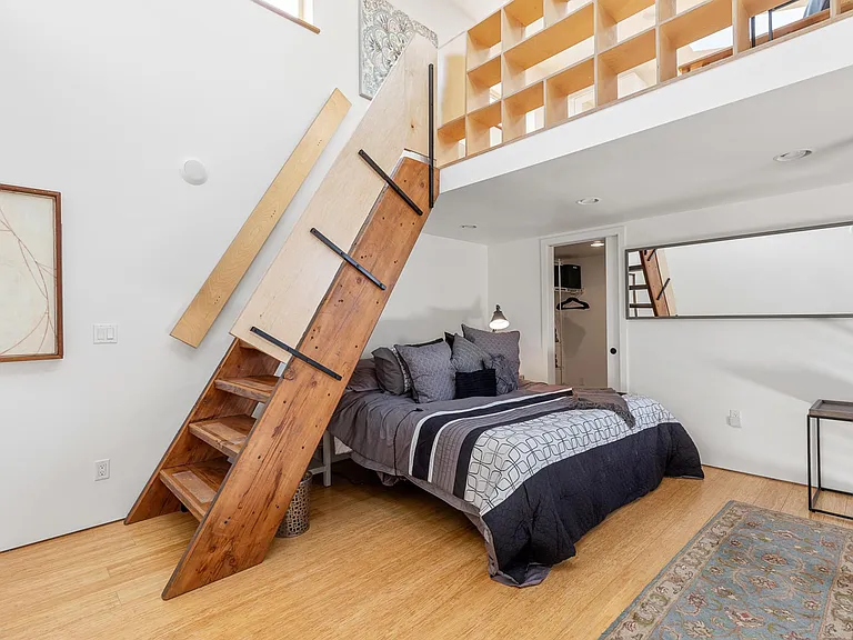 1034 NE Ainsworth St #C — Photo 10