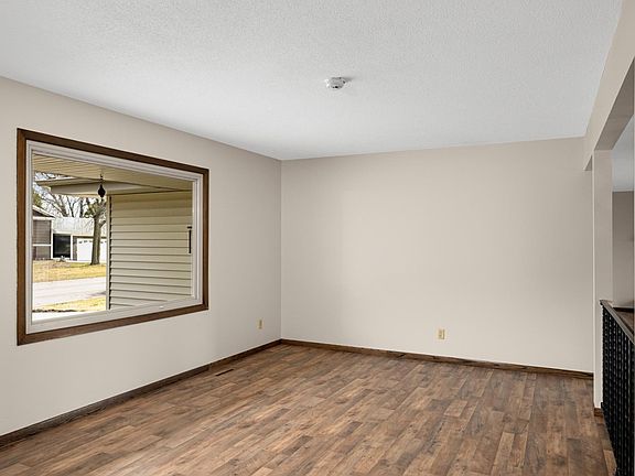 4th image of 14693 Dory Ct