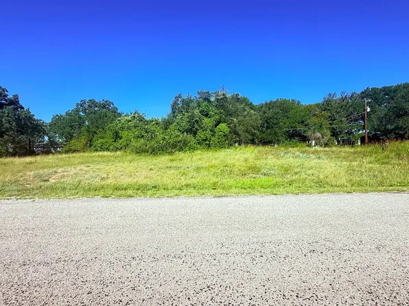 5900 Arrowhead Dr, Granbury, TX 76048